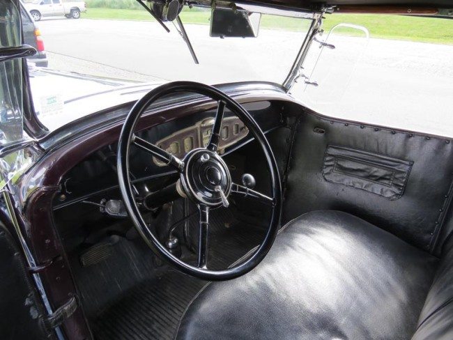 1931 Buick pic 4 interior