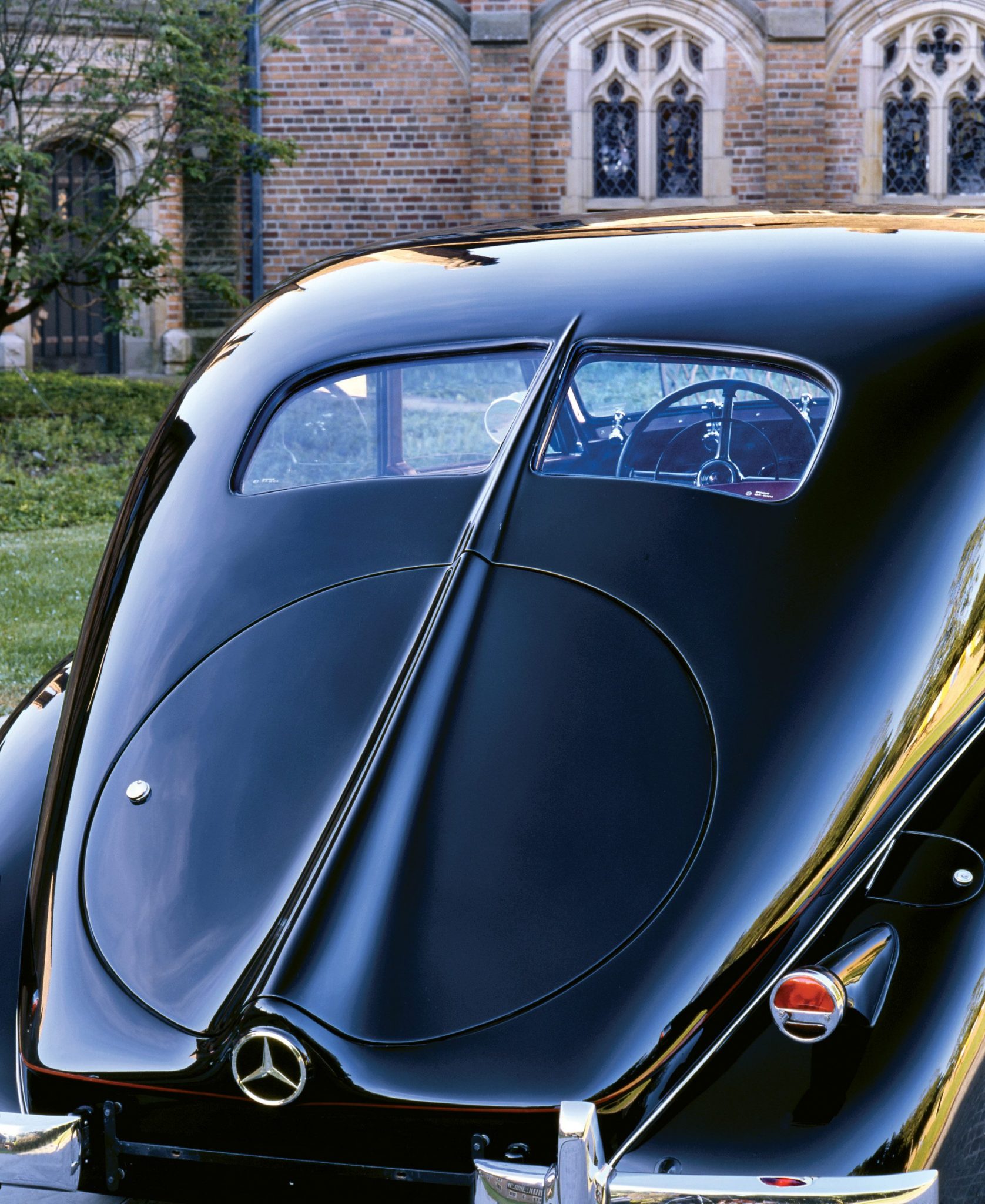 https://www.heacockclassic.com/wp-content/uploads/1939-Mecedes-Benz-320-Rear.jpg
