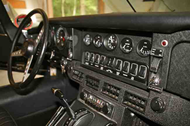 1972 Jaguar E-Type V12 Roadster Dash Interior
